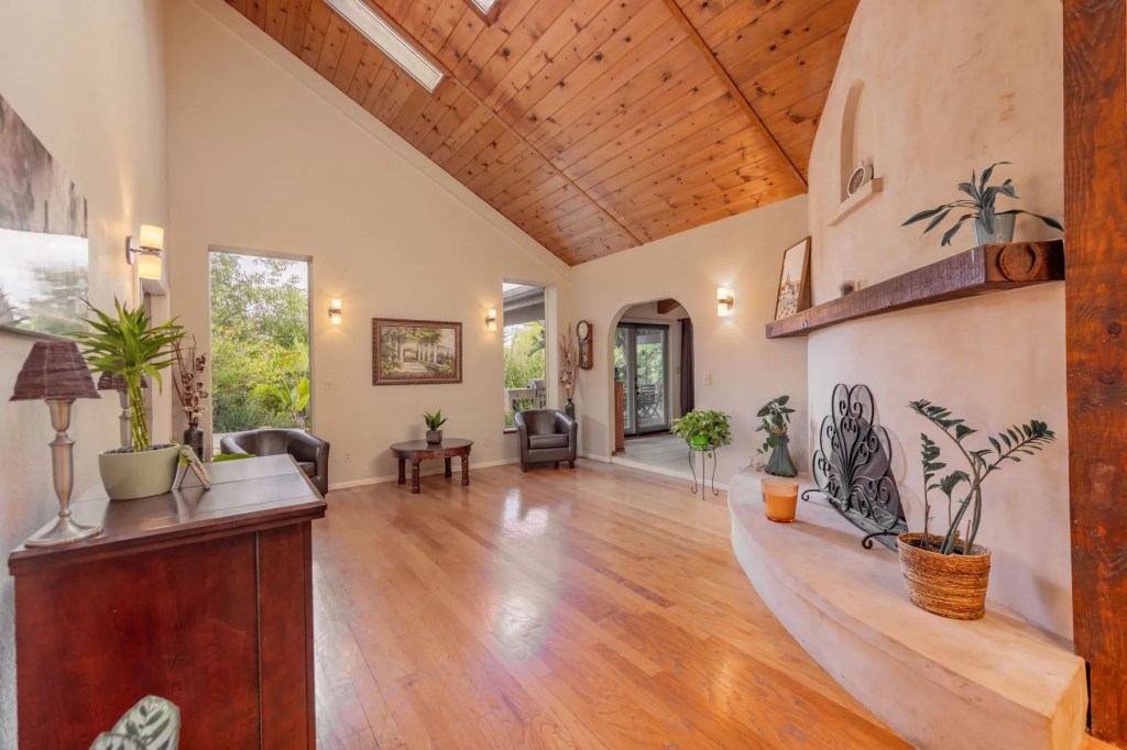 505 South Ventura Street, Ojai — living room